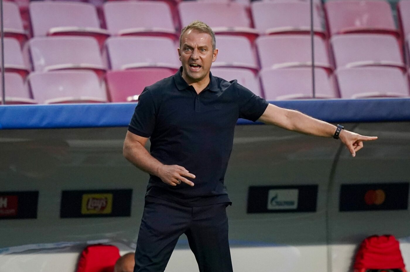 Doi fotbaliști care au 16 ani și sunt veri, surprizele lui Hansi Flick pentru FC Barcelona în Champions League. Decizia antrenorului după accidentările lui Dani Olmo și Fermin Lopez