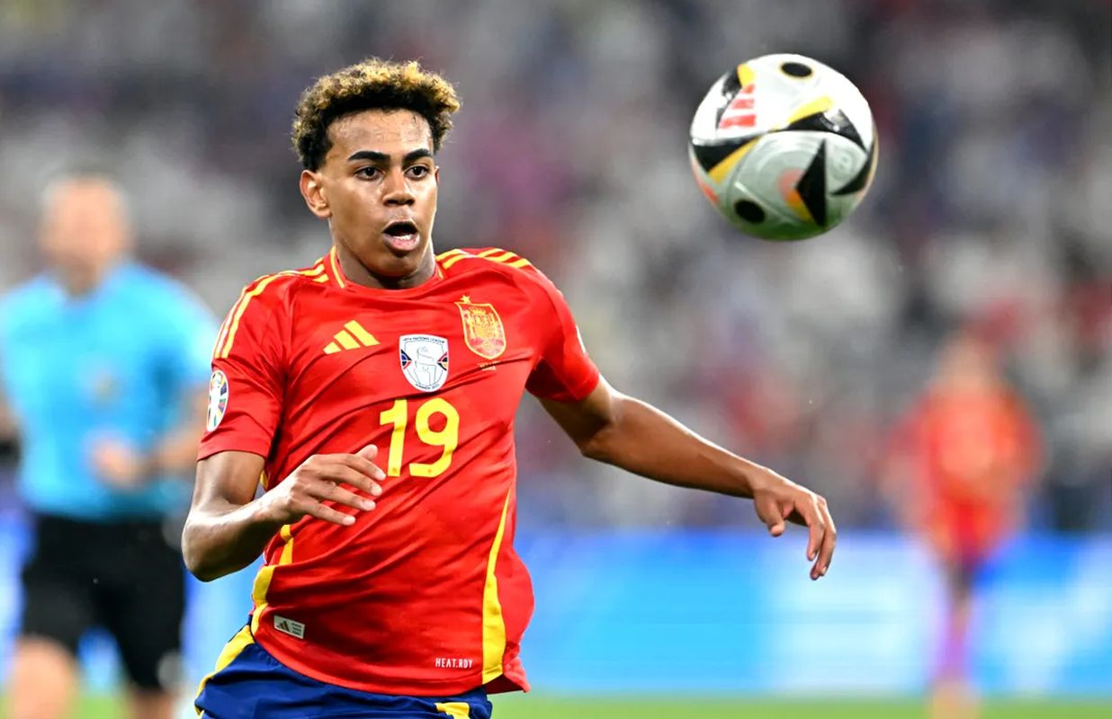 Doi tineri fotbaliști români împart același top cu starurile de la FC Barcelona, Yamal și Cubarsi sau „galaticul” Endrick!