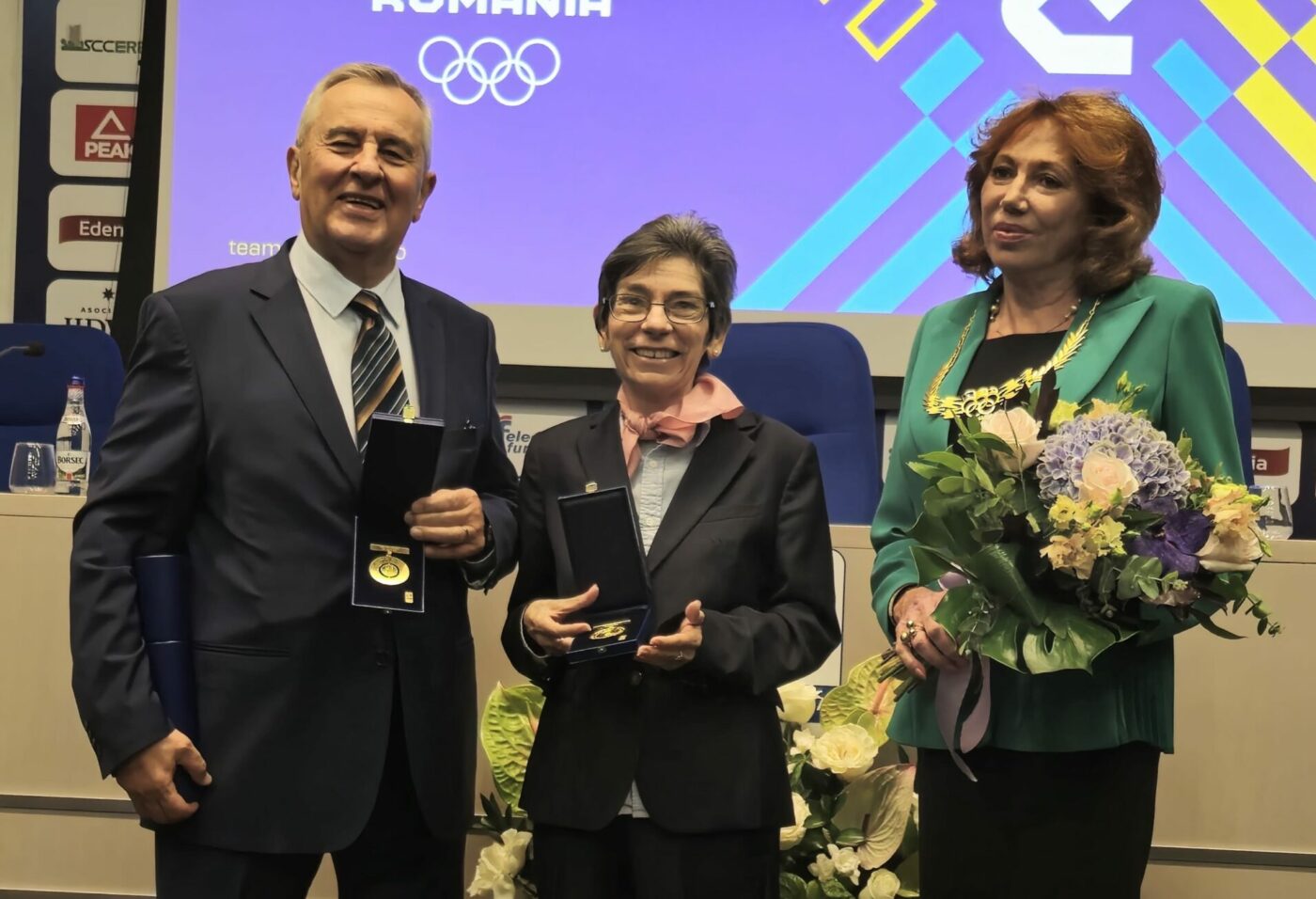 Eveniment fastuos înainte de alegerile COSR! Doina Melinte a primit Colanul de Aur. FOTO