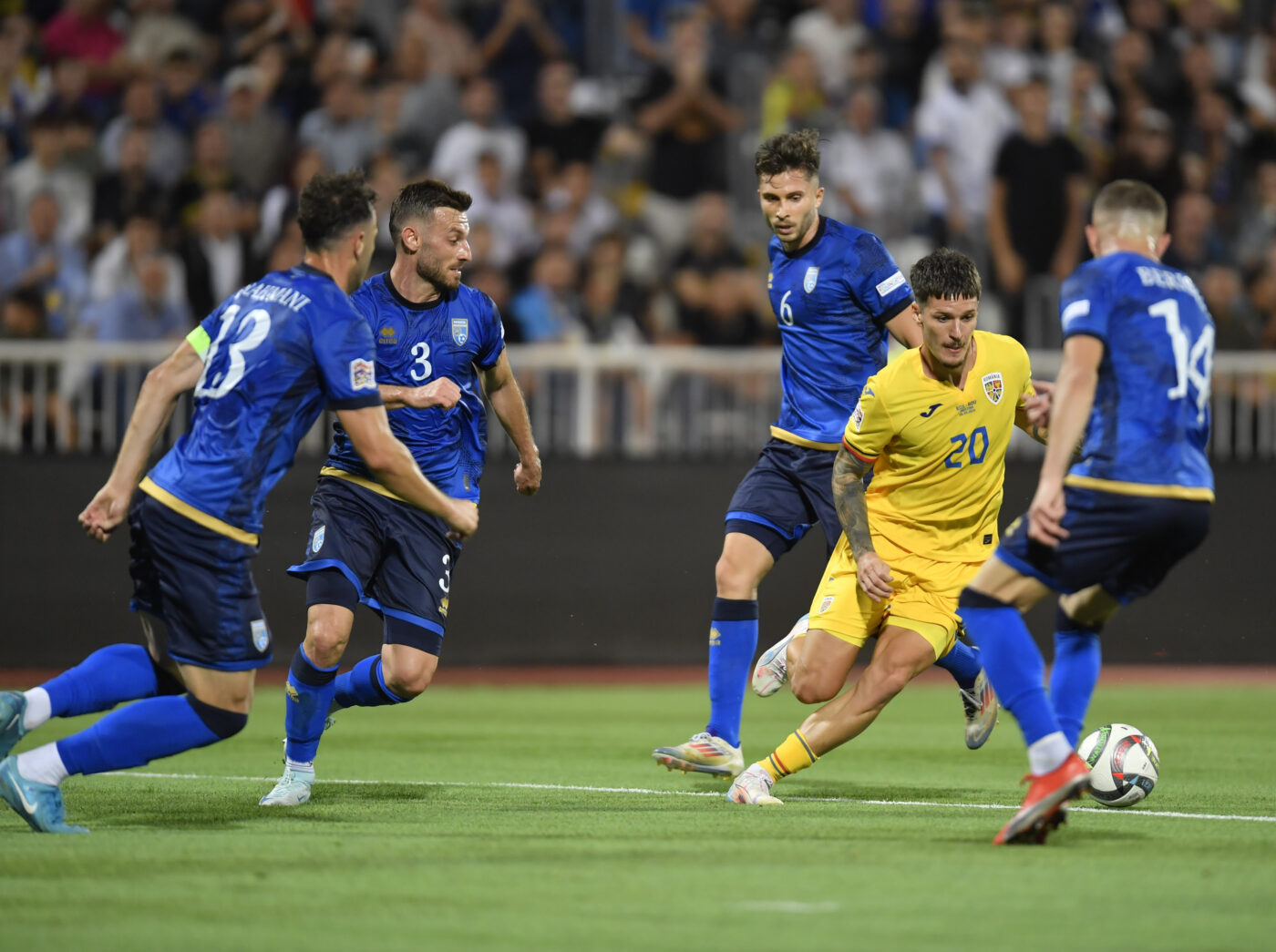 EURO ne-a vindecat de frică și ce bine ne stă bărbați! Kosovo – România 0-3 după un meci gestionat inteligent și matur de tricolori, în care Dennis Man a luminat revenirea lui Mircea Lucescu!