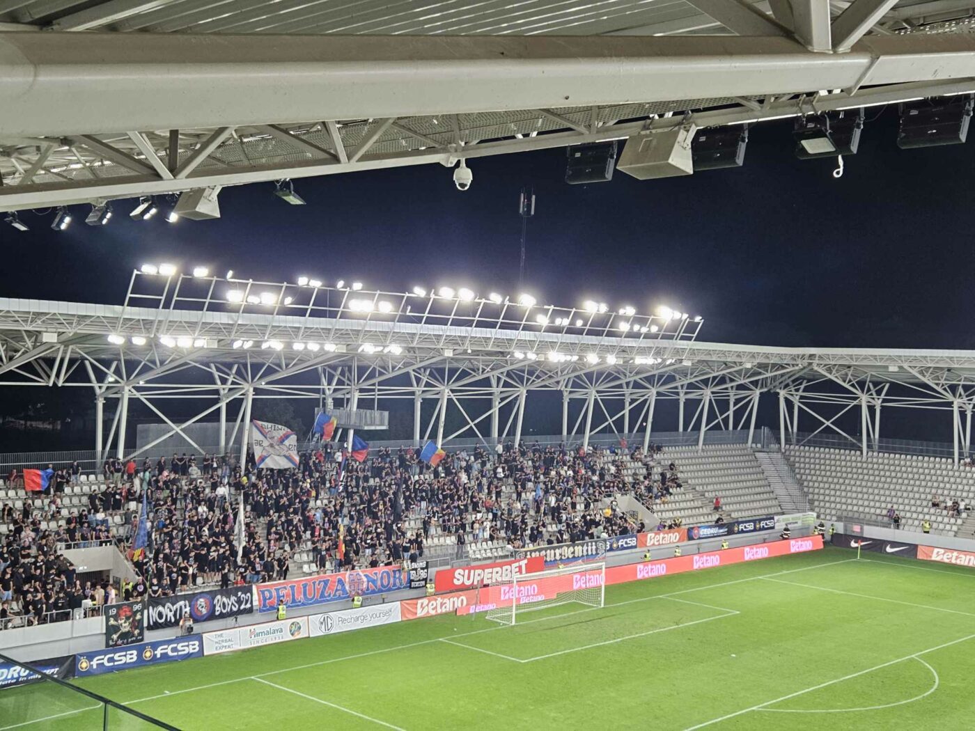 FCSB, părăsită de fani la meciul cu UTA, la numai trei zile după succesul uriaș cu LASK Linz, din Europa League! Câți spectatori au putut să vină pe „Arcul de Triumf” duminică