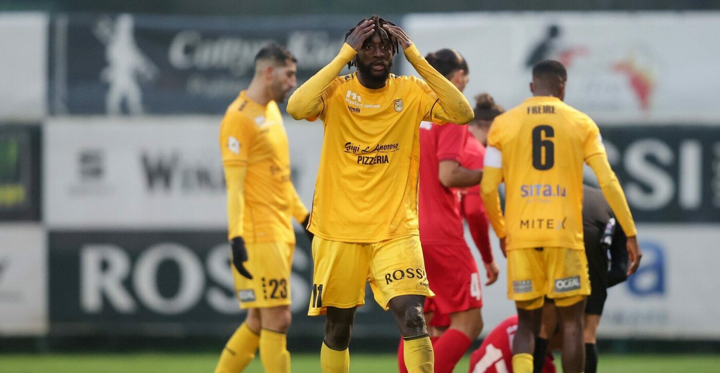 Fotbalistul echipei care a provocat una dintre cele mai mari umilințe din istoria fotbalului românesc a semnat în Superliga!