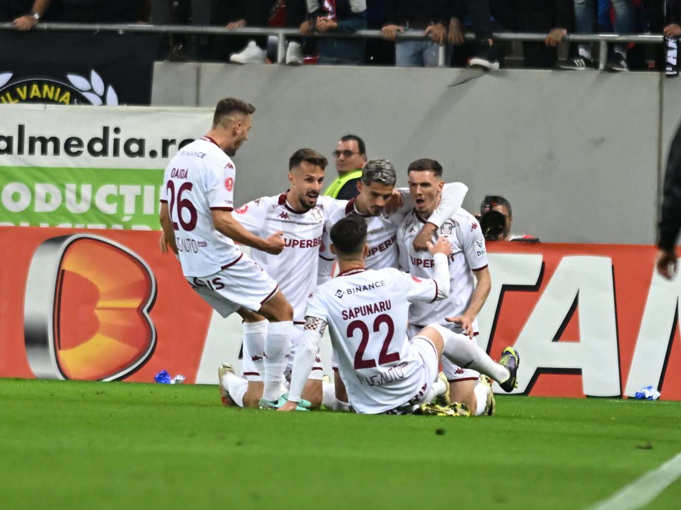 Fotbalistul ridicat în slăvi de Marius Șumudică, „demontat” de fostul președinte de la Rapid! Alți doi jucători cu care Dan Șucu vrea să ia titlul, făcuți praf: „Ei sunt balast!”. EXCLUSIV