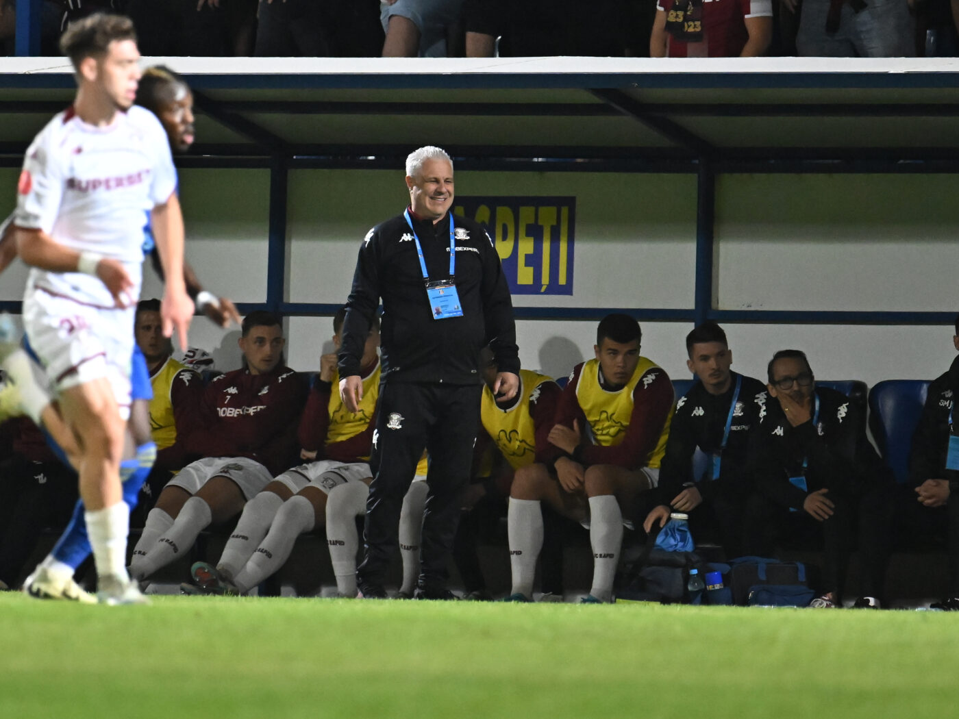 Gestul lui Marius Șumudică pentru Rareș Pop și ceilalți jucători U21, după Unirea Slobozia – Rapid București 1-2. Euforic, antrenorul a dat frâu liber emoțiilor: „I-am pupat pe toți”