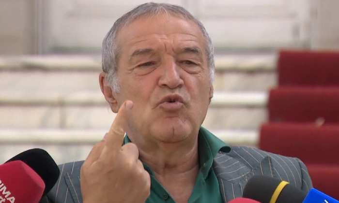 Gigi Becali a anunțat că a chemat încă trei fotbaliști să semneze contractele cu FCSB, după ce l-a transferat pe Daniel Bîrligea! „Lui i-am dat 25.000 de euro, trebuie să le dau și lor”