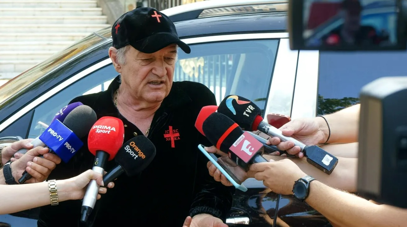 Gigi Becali a făcut prăpăd după prima repriză din CFR Cluj – FCSB! A dat afară 4 fotbalişti, prin telefon, după numai 45 de minute