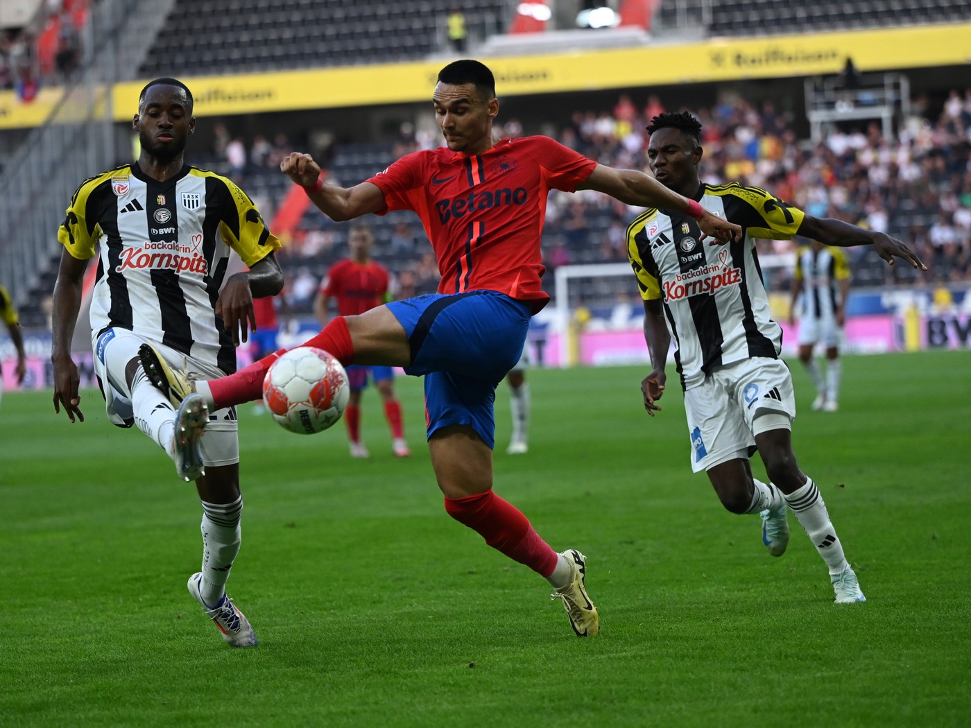 Gigi Becali a primit ofertă pentru transferul mijlocașului FCSB de la Beșiktaș. Răspunsul pe care l-au primit turcii de la Palat: prețul e dublu!