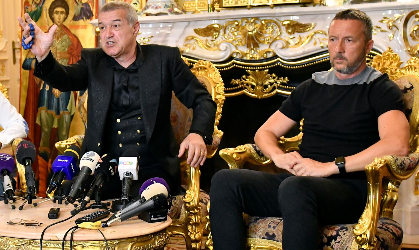 Gigi Becali i-a dat telefon lui Meme Stoica la pauza meciui FCSB - RFS