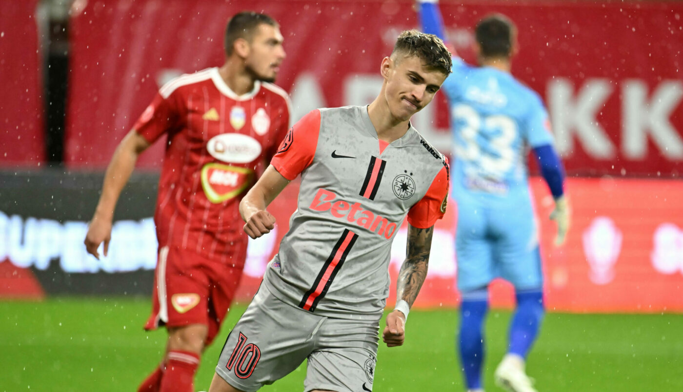 Gigi Becali l-a distrus pe Tavi Popescu. De ce l-a enervat atât de tare pe patron încât l-a schimbat la pauza meciului Sepsi – FCSB 0-1: „Aleargă măcar cât ăla, că tu ai 20 de ani și el are 30!”