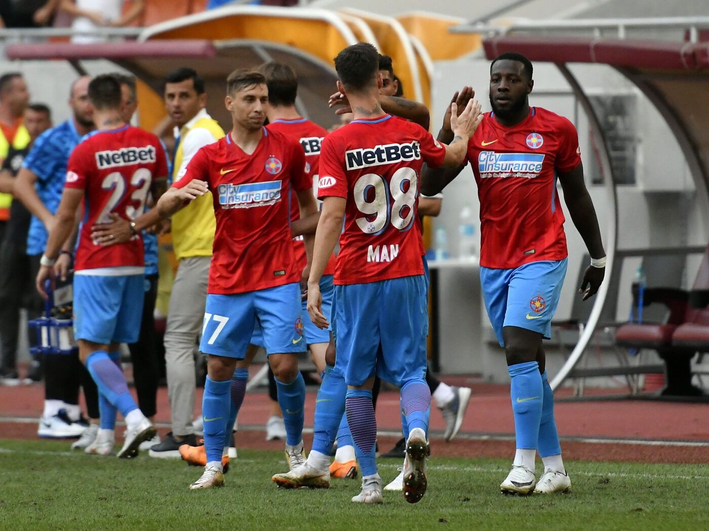Greșeala care i-a încheiat cariera fotbalistului de la FCSB. Dezvăluiri uluitoare: „Nu am așteptat rezultatul RMN-ului. Mă gândesc la retragere”