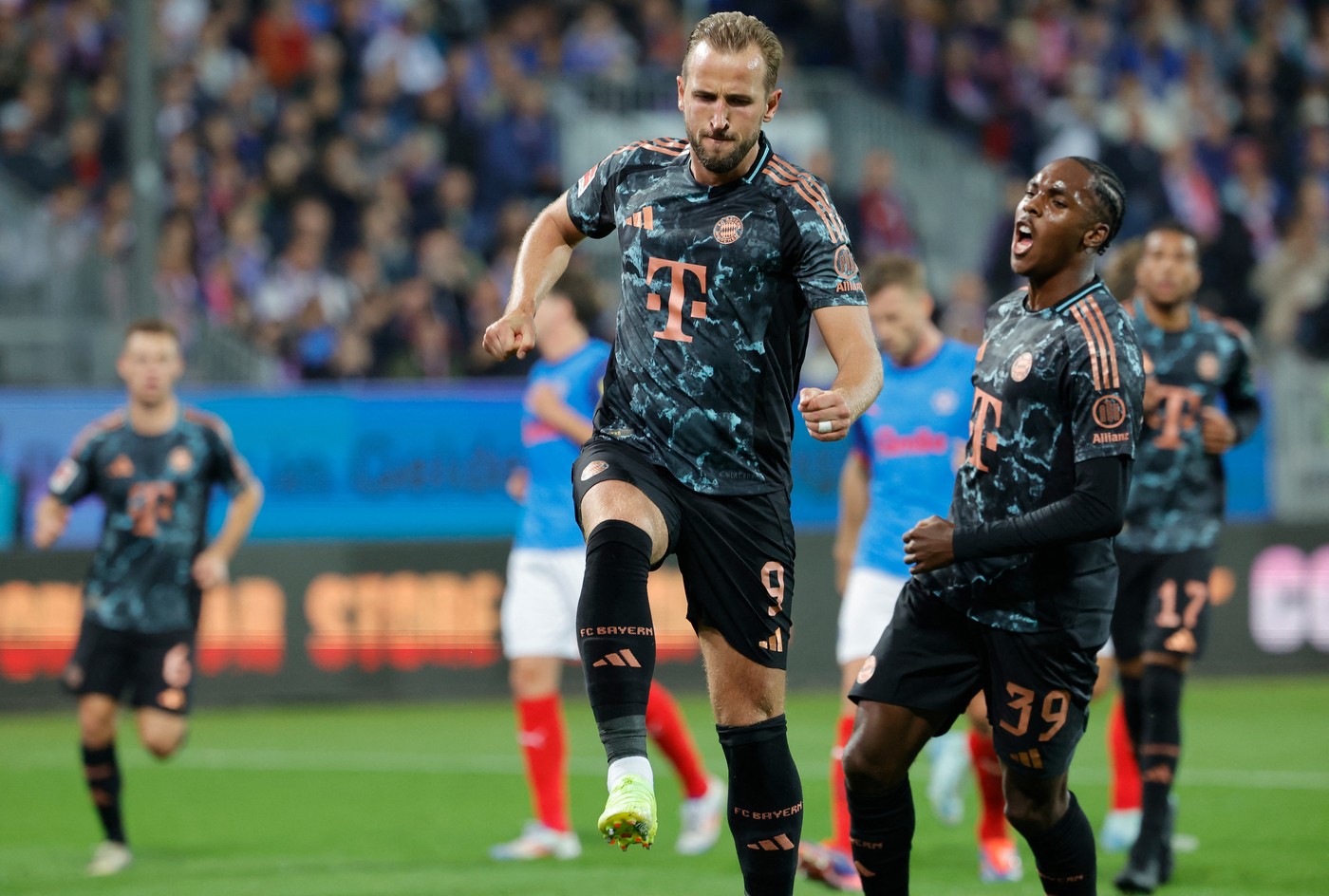 Harry Kane a făcut senzație cu un hattrick în Bundesliga: Bayern Munchen a demolat-o pe Kiel!
