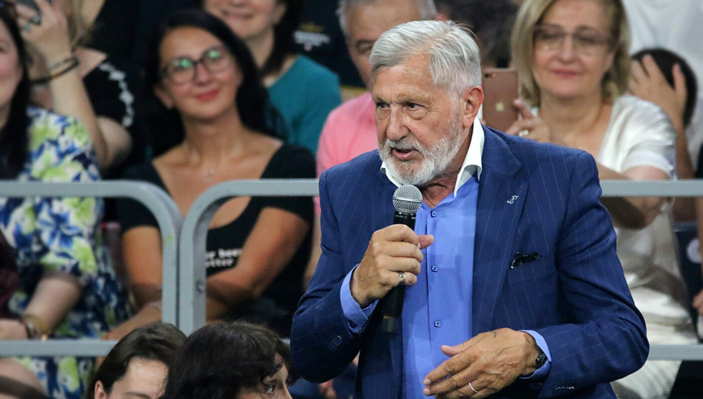 Ilie Năstase a reacționat cu înverșunare după ce Ion Țiriac a vorbit despre divorțul lui de Ioana Năstase. Legendarul „Nasty” e convins că soția sa e ținta unor atacuri