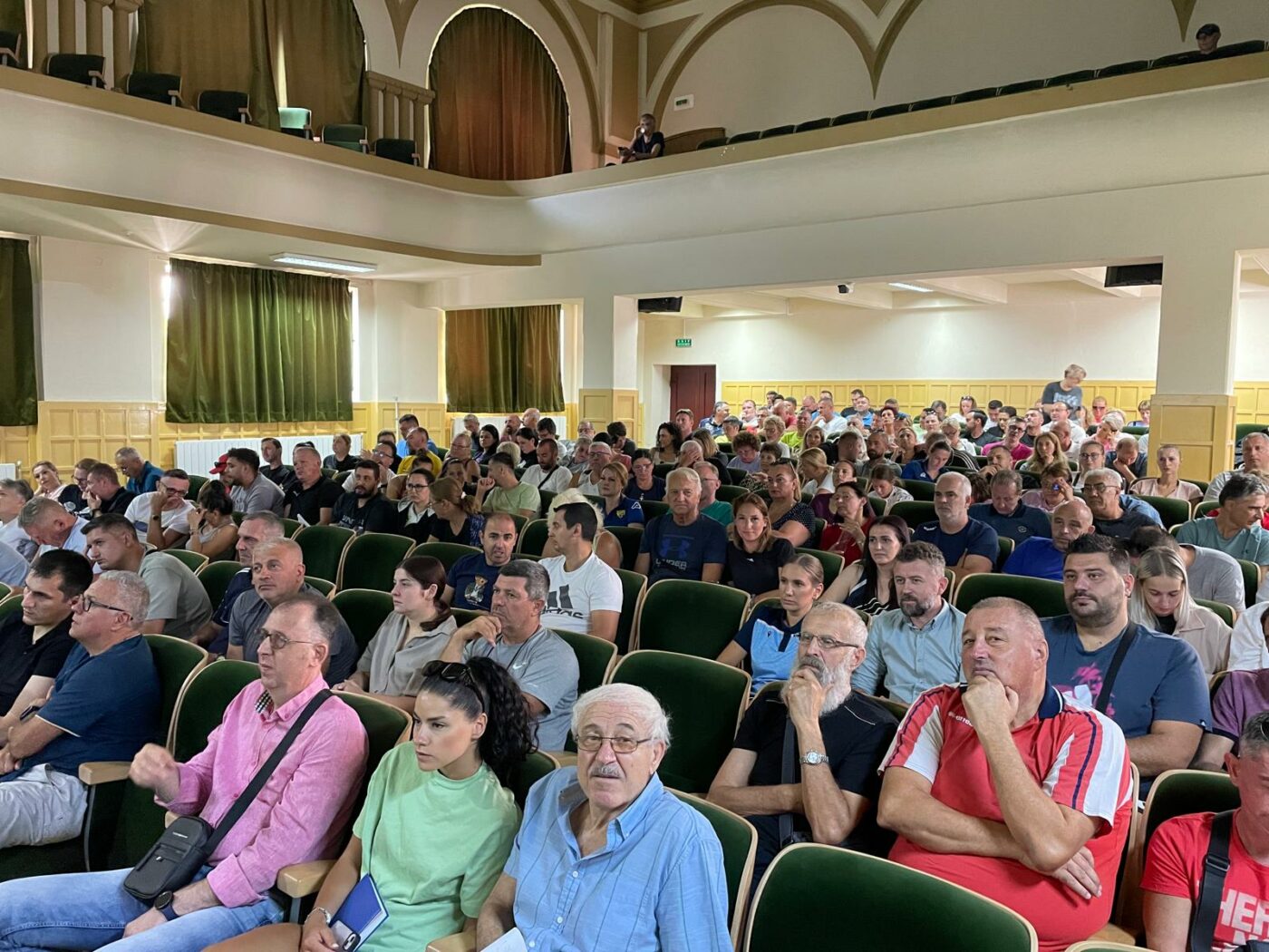 Lovitură de teatru pentru alegerile de la FR Volei! Doi candidați erau lansați, dar acum au mai apărut doi pe ultima sută de metri. Cine sunt cei 4 care se bat pentru funcția de președinte. EXCLUSIV