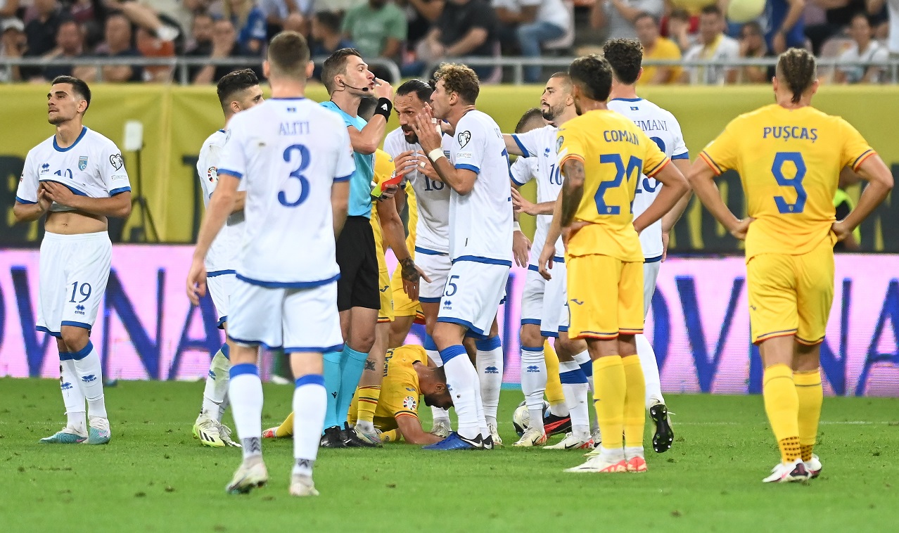 „Vă rup picioarele! Vă ruinez”. Președintele Federației i-a amenințat pe trei fotbaliști, prinși la băut, după Kosovo – România 0-3
