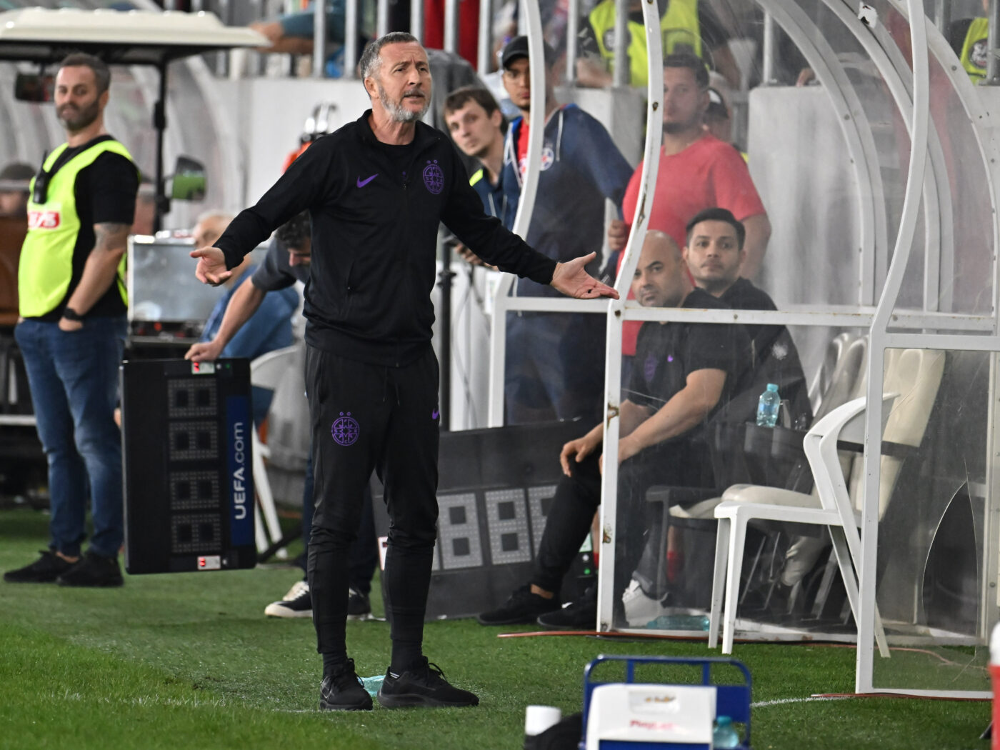 Meme Stoica, atac devastator împotriva arbitrilor, la miezul nopții, după FCSB – Petrolul Ploieşti 1-1! „Viciere de rezultat! Nu am mai văzut aşa ceva de multă vreme”