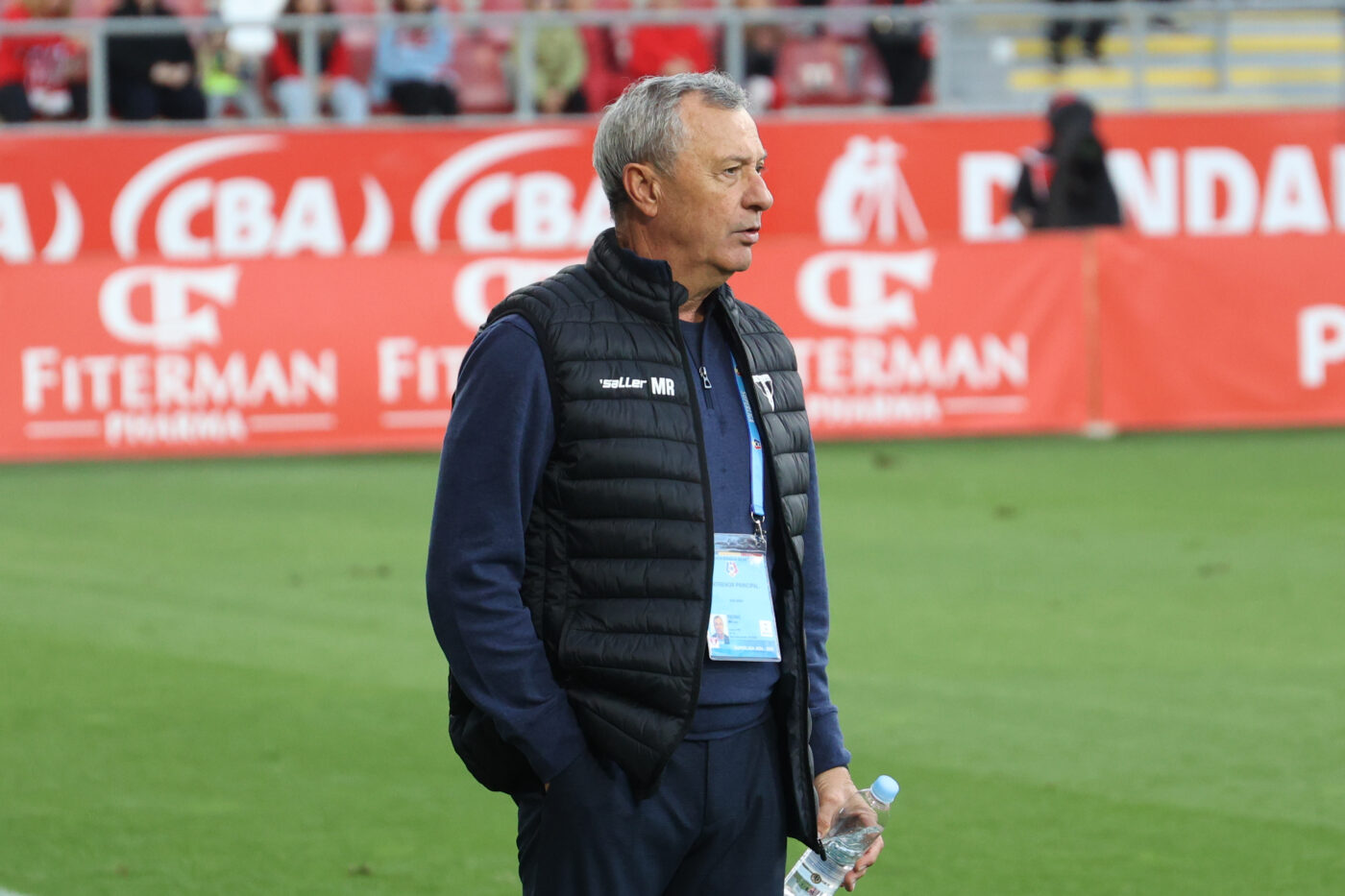 Ce a găsit Mircea Rednic în vestiar, după UTA Arad – Poli Iași 0-0. Reacția antrenorului despre situația de la echipă: „E o luptă între ei”