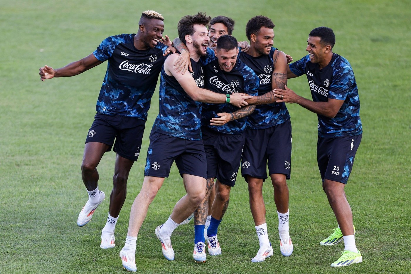 Nu a știut cum să scape mai repede de cei doi români din lot, dar acum transferă un atacant cotat la 100.000.000 de euro! Lovitura fantastică pe care o dă Galatasaray Istanbul