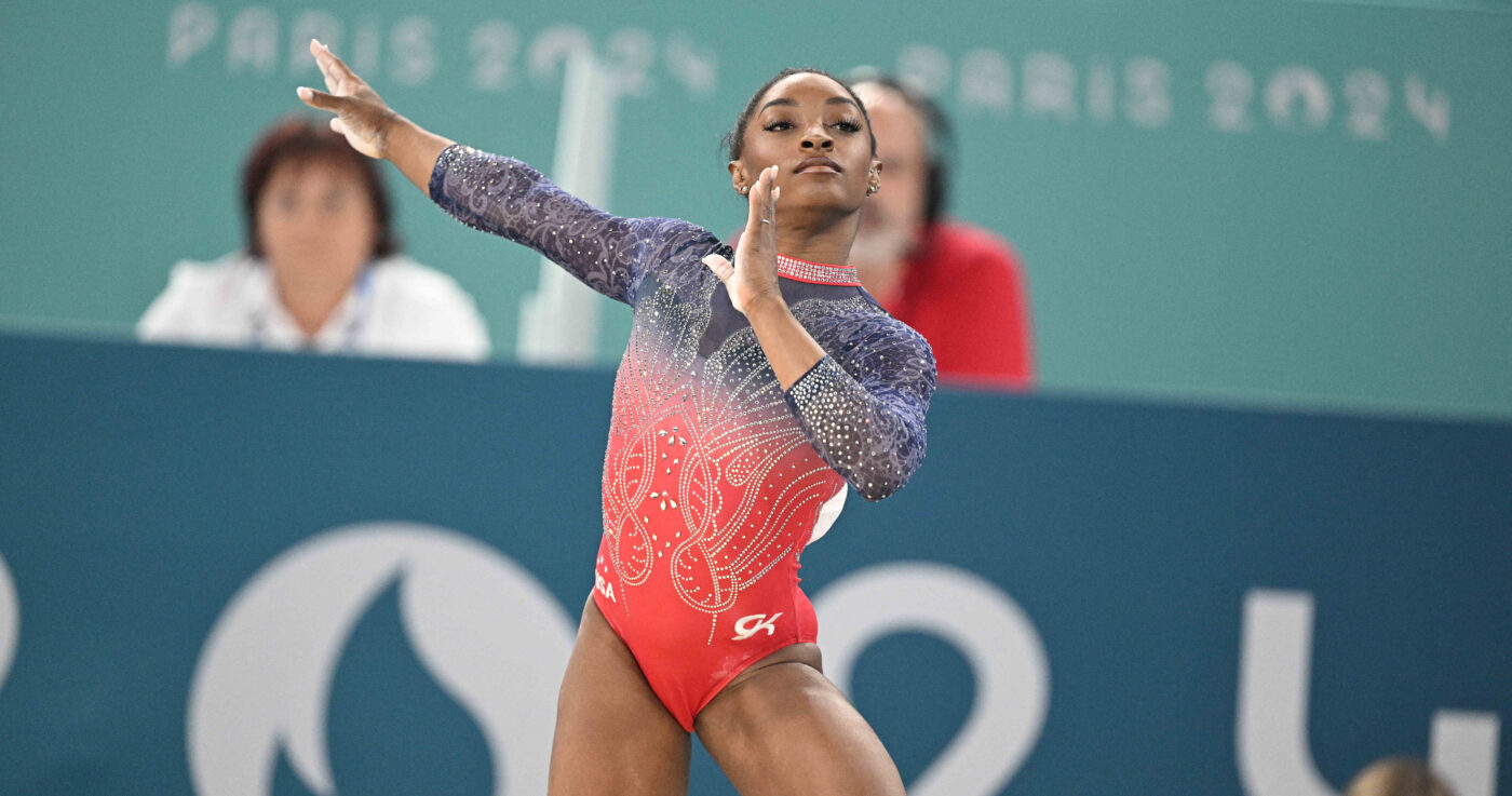 Situație incredibilă! Pe imaginile video trimise de americani în cazul Jordan Chiles vs. Ana Bărbosu apare şi o contestație făcută de antrenoarea SUA pentru Simone Biles, care a fost ignorată uluitor de juriu şi care i-ar fi adus medalia de aur la sol!