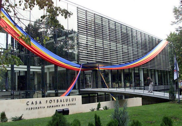 Radierea AMFB a blocat fotbalul din Bucureşti şi a declanşat un adevărat scandal! Un patron a dezvăluit cât de gravă e situația: „FRF nu poate prelua activitatea. Asta e singura opțiune”. EXCLUSIV