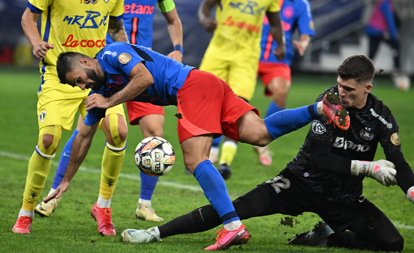 „Are probleme!”. Ștefan Târnovanu, luat tare după gafa din FCSB – Petrolul 1-1. EXCLUSIV