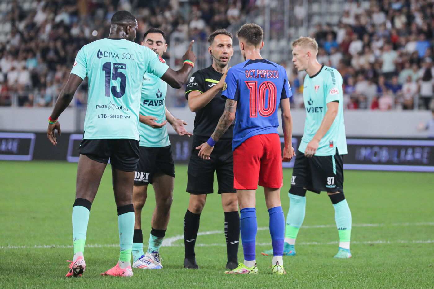 Tavi Popescu a cerut penalty: cea mai controversată fază din FCSB – UTA Arad!