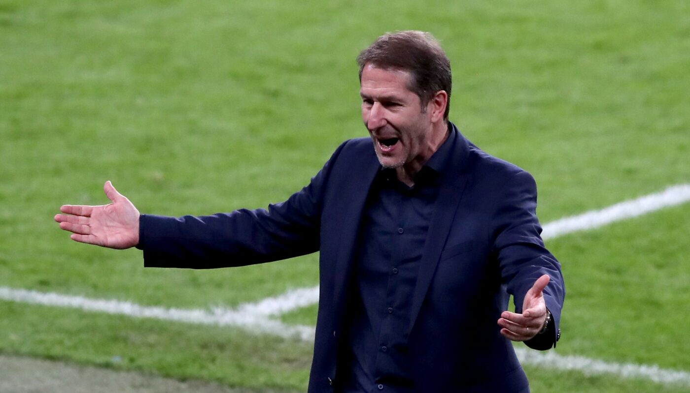 Trei jucători au fost prinși într-un bar, după Kosovo – România 0-3! Selecționerul a tăiat în carne vie și i-a dat afară de la națională, deși fotbaliștii susțin că totul este fals!