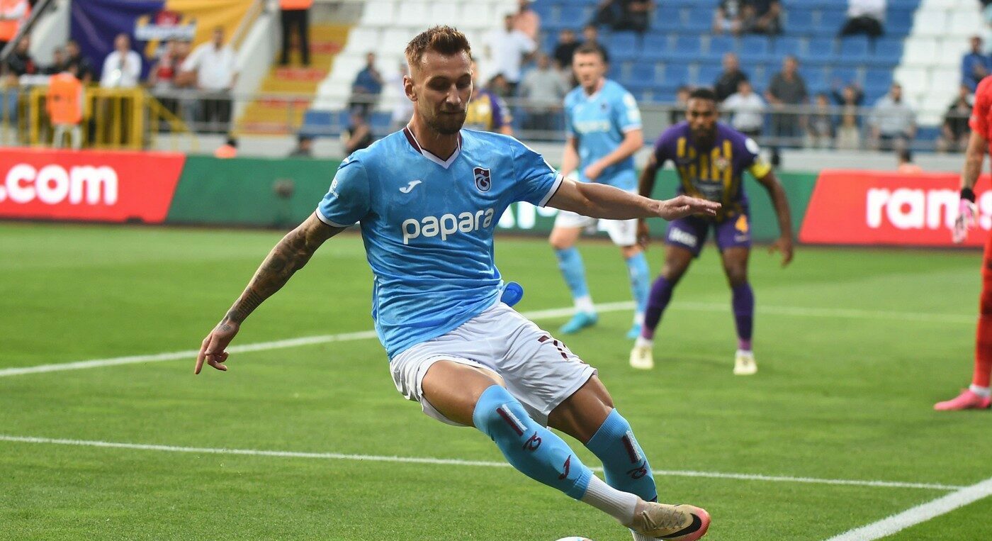 „Evoluția lui a fost un eșec”. Antrenorul lui Trabzonspor l-a făcut praf pe Denis Drăguș. L-a scos la scurt timp după ce l-a băgat pe teren