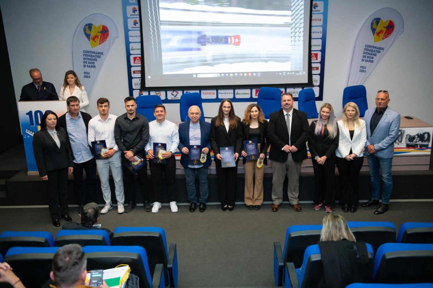 A reacționat antrenorul acuzat de DIICOT că ar fi profitat de pe urma a trei sportive ale sale, pe care le-ar fi supus dorințelor sexuale ale altor bărbați. „Aici, nu mai e vorba de plăcere. Trebuie să pui osul la bătaie”