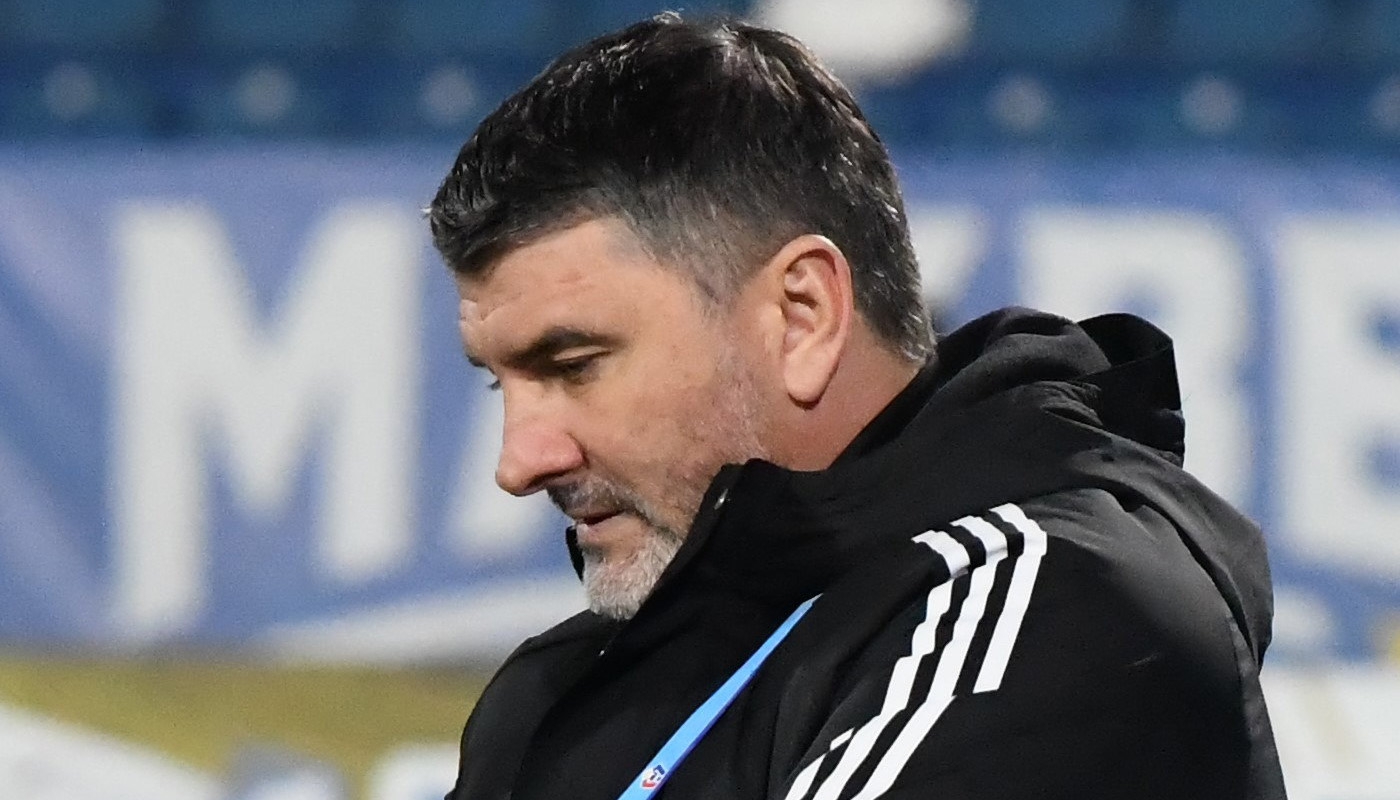 Adrian Mihalcea este dărâmat după ratarea penalty-ului în minutul 90+14 în Poli Iași – Unirea Slobozia 1-0: „Mi-e greu acum să mă gândesc la următorul meci”