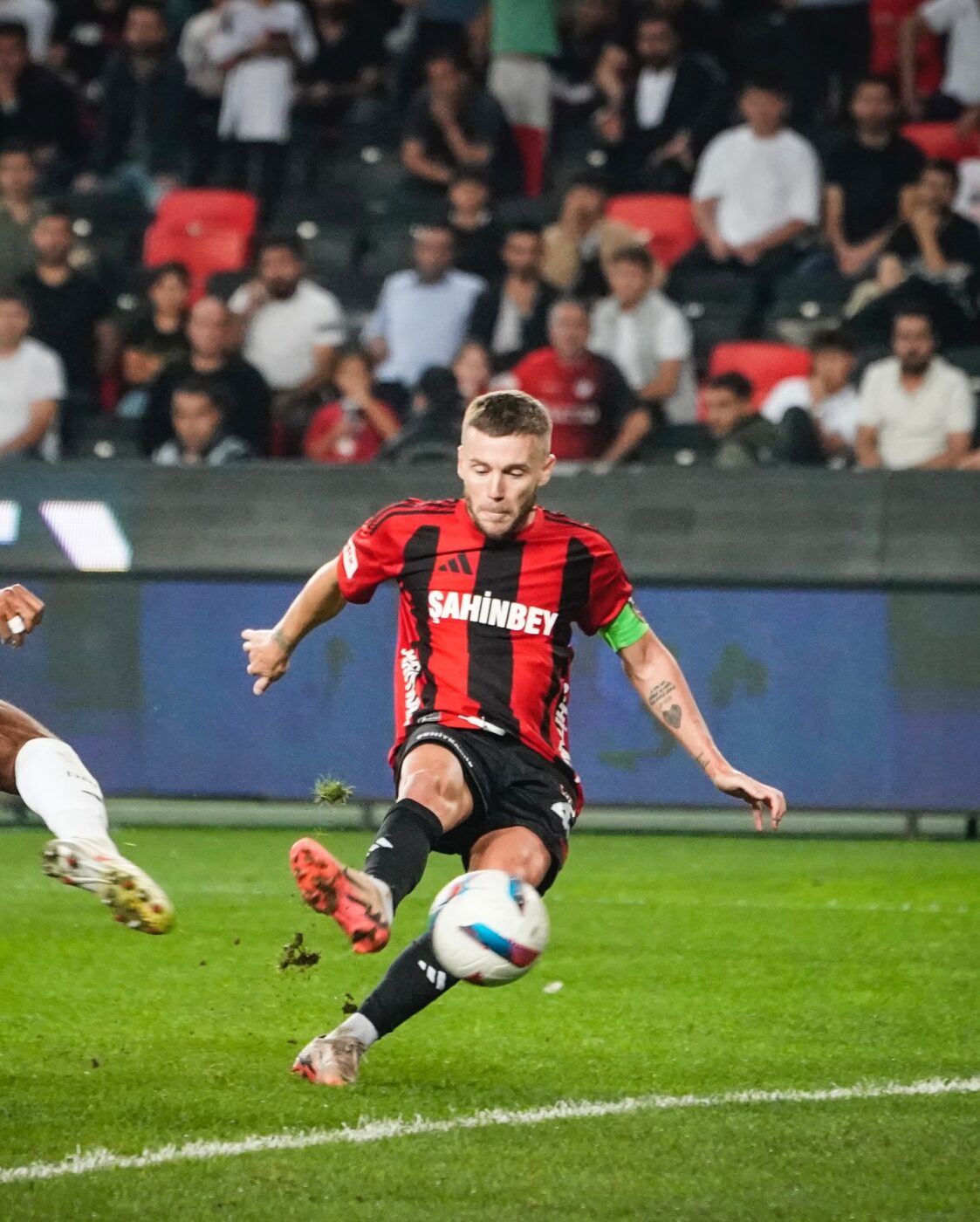 Alex Maxim, gol împotriva lui Beșiktaș, înscris în minutul 90+5!
