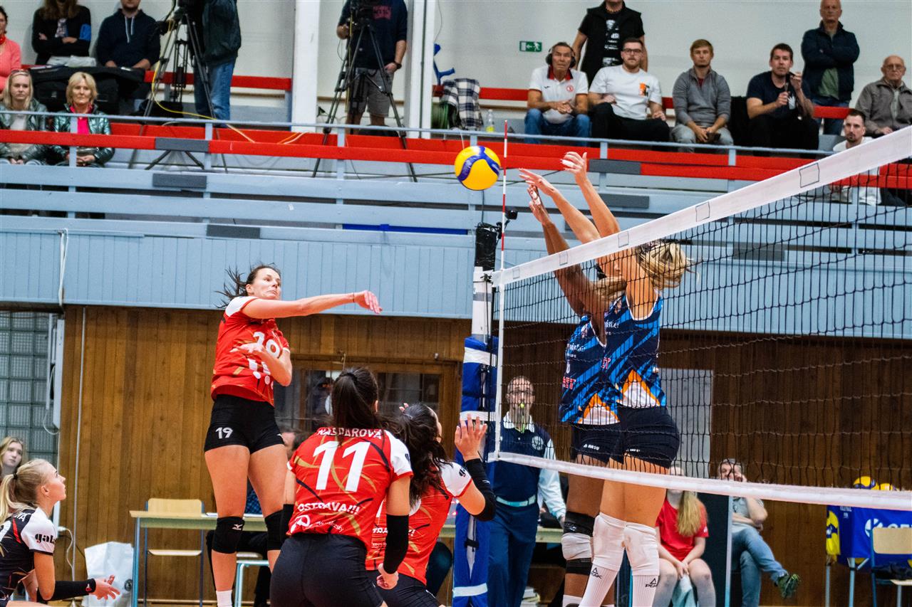 Victorie și la Praga! CSM Târgoviște s-a calificat în optimile de finală ale Cupei Challenge