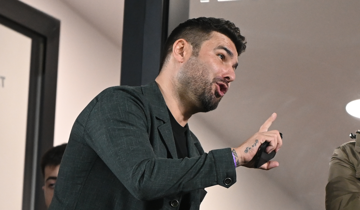 Ce a făcut Adi Mutu cu primii bani câștigați din fotbal. Suma infimă pe care o încasa „Briliantul” la început de carieră: „Se duceau cum ieșeam pe poartă”