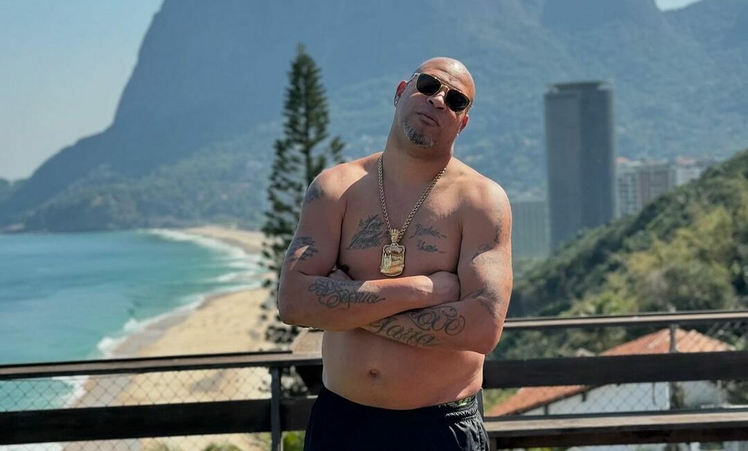 Ce s-a ales de celebrul milionar. A fost filmat beat și desculț pe străzile unui cartier rău famat