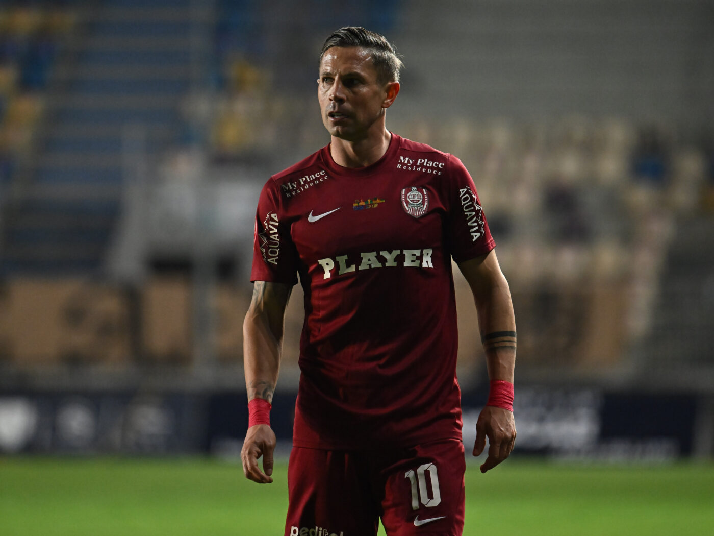 Tensiune uriașă la CFR Cluj! Ciprian Deac a aruncat banderola de căpitan pe jos, în lehamite, după ce a fost înlocuit în meciul de Cupa României cu FC Argeș!