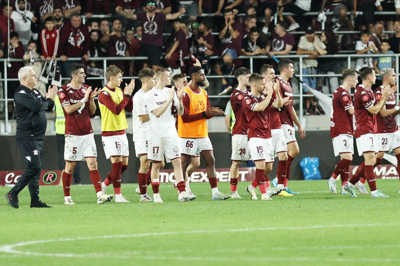 Complotul lui Marius Șumudică și Victor Angelescu împreună cu 7 fotbaliști de la Rapid București. Întâlnirea secretă și misiunea pentru vestiar: „Le-am dat să facă asta în cabină”