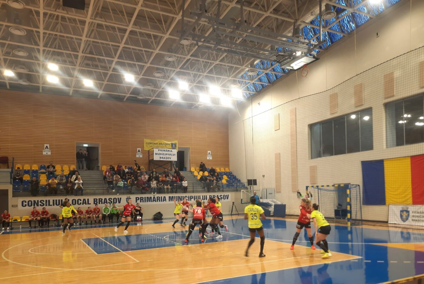 Corona Brașov urcă pe locul 2 în Liga Florilor după o demonstrație de forță cu Măgura Cisnădie! Liderul CSM București se simte amenințat