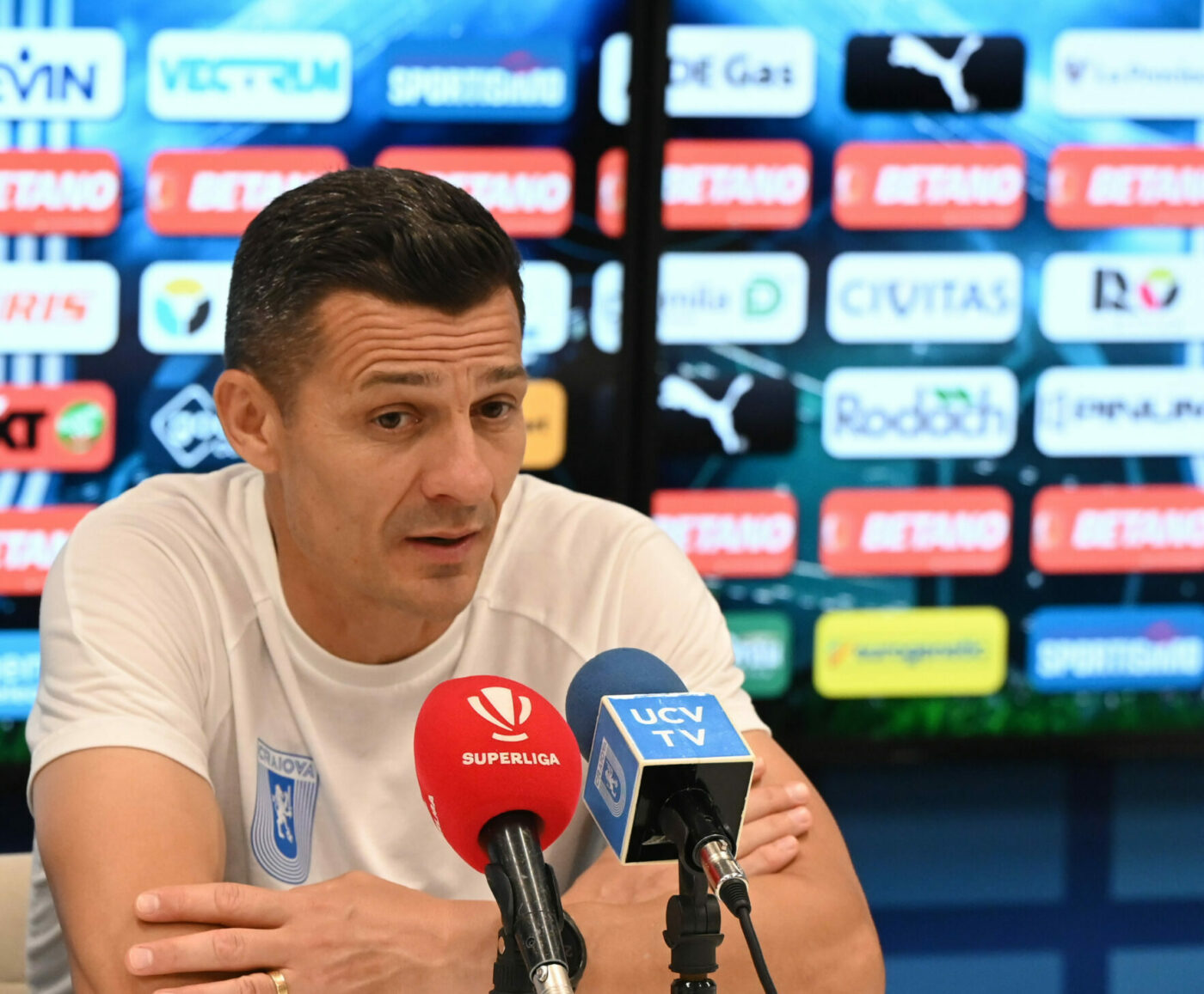 Costel Gâlcă, reacție incredibilă! „Tu îmi spui mie să-mi dau demisia? O să fiu la Craiova dacă vrea patronul să vorbim”