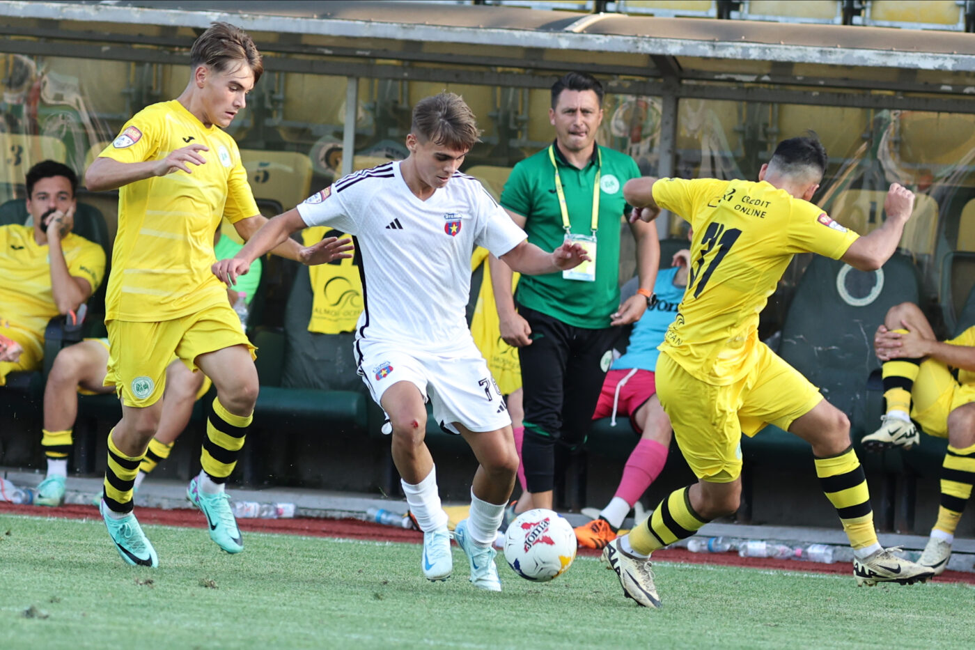 Cutremur la echipa pentru care revenirea în Superliga este deja un vis spulberat! Antrenorul este ca și dat afară înaintea meciului din Ghencea. EXCLUSIV