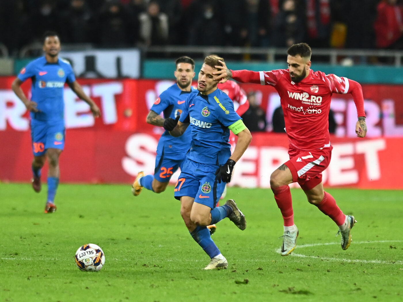 Un fost membru CEx al FRF explică de ce Steaua, FCSB, Dinamo sau Rapid ”nu se află în niciun pericol”, chiar dacă nu vor fi reluate competițiile fotbalistice din Capitală! Varianta de rezervă pe care o au în ROAF