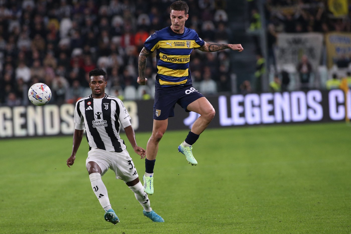Dennis Man a făcut show cu Juventus Torino, echipă care vrea să-l transfere de la Parma! Ce a reuşit românul în meciul de la Torino
