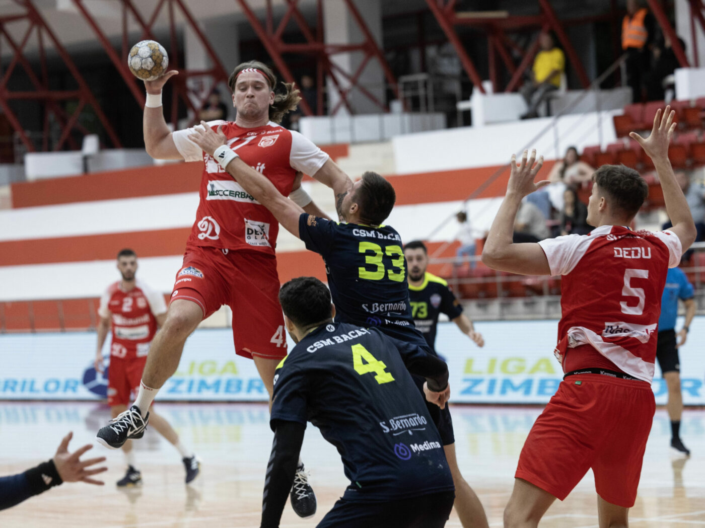 Dinamo București – Sporting Lisabona, cel mare tare meci al „dulăilor” din grupa EHF Champions League