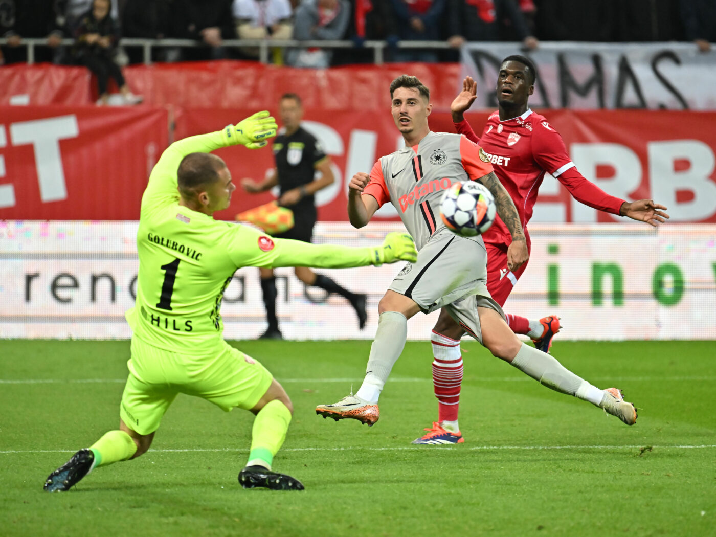 Dinamo București – FCSB 0-2 în a 13-a etapă din Superliga. Campioana României face spectacol pe Național Arena și îi îngenunchează pe „câinii” lui Kopic! Echipa lui Gigi Becali triumfă în „Eternul Derby”