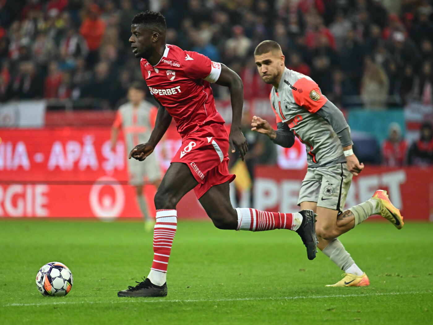 Dinamo riscă să-l piardă pe Eddy Gnahore. Francezul a fost ofertat pentru prelungirea contractului și nu pare hotărât să semneze o nouă înțelegere. Andrei Nicolescu: „Suntem în discuții”. EXCLUSIV