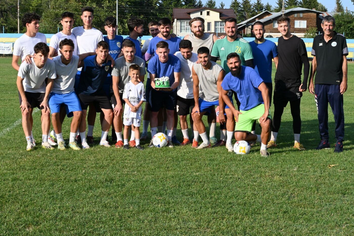Dinamovistul care a adus ultima victorie cu FCSB, navetist în județul Prahova! Antrenează la Liga 3 unde echipa este lider și evoluează încă la Liga 4 și în campionatul de minifotbal. „Nu mă duc la Derby de România”. EXCLUSIV