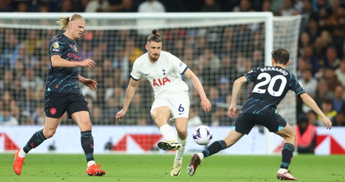 Englezii sunt tot mai convinşi că asta îl aşteaptă pe Radu Drăguşin cu Manchester City