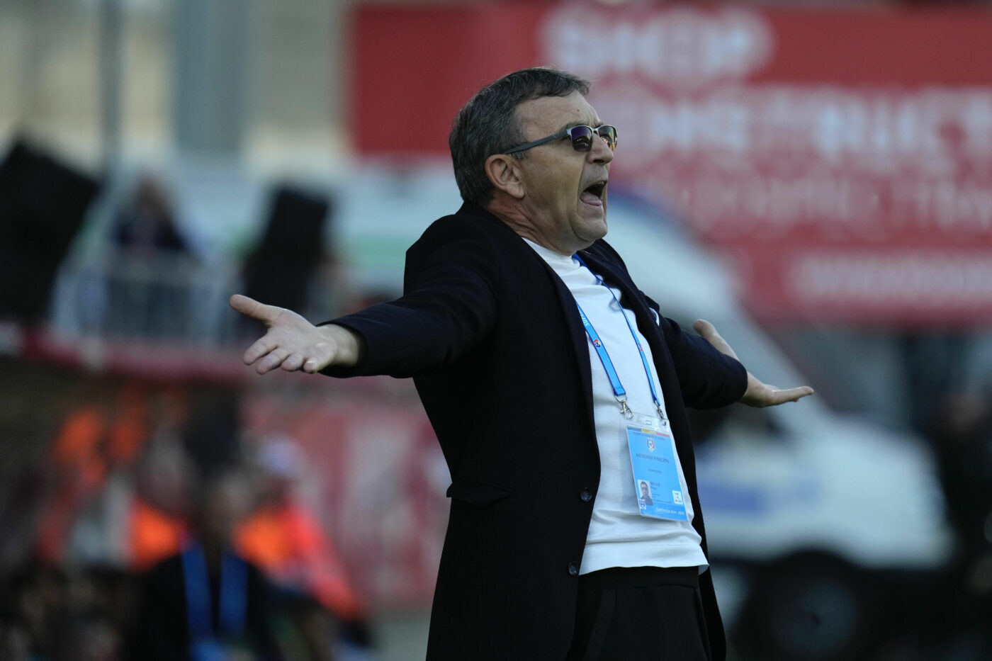 Eugen Neagoe a răbufnit după UTA Arad – Gloria Buzău 1-0: „Ne-am băgat singuri mingea în poartă!”