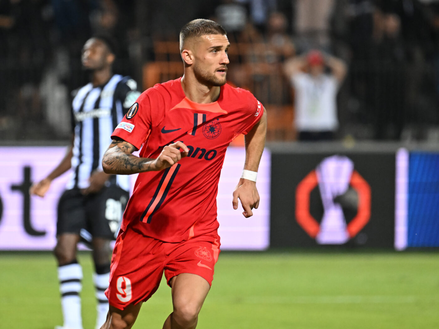 FCSB, decimată în finalul meciului cu PAOK! Daniel Bîrligea s-a accidentat și a fost schimbat de urgență
