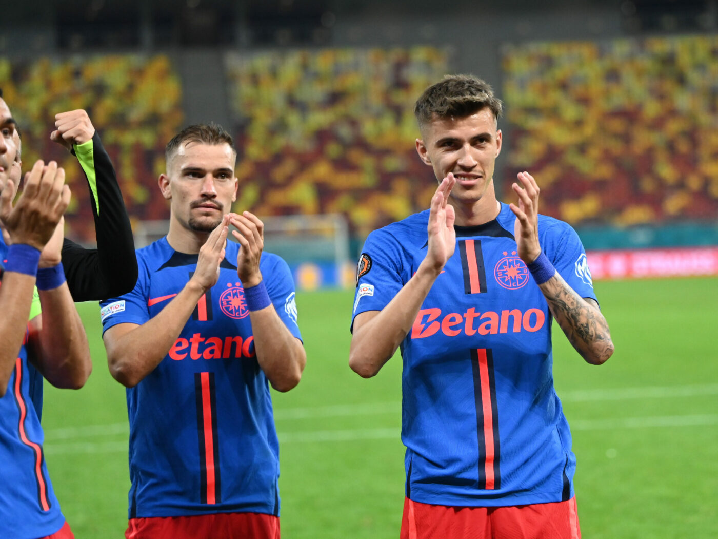 Gestul de suflet pe care l-a făcut Tavi Popescu pentru Mihai Lixandru, care s-a accidentat grav, imediat după ce a marcat în FCSB – Gloria Buzău. FOTO