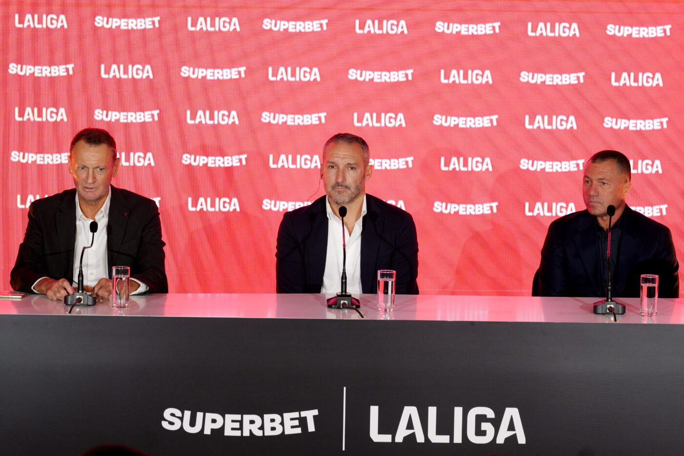 Gianluca Zambrotta, vizită-fulger la București în ziua El Clasico! Gică Craioveanu și Adrian Ilie, dezvăluiri după mulți ani despre ofertele de la granzii FC Barcelona și Real Madrid: „Mi-a zis că sunt o gloabă bătrână, dar dau bine cu stângul”. FOTO