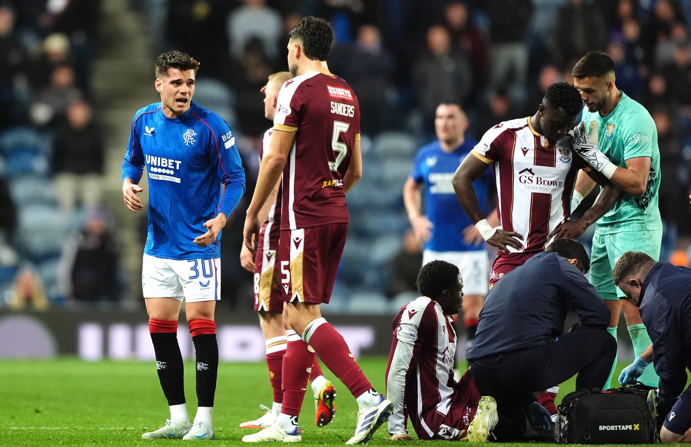 Ianis Hagi, înger și demon! A luat cartonașul roșu, la 21 de minute de când a intrat pe teren, după ce a fost la un pas să îi rupă piciorul unui adversar, în Rangers – St. Johnstone